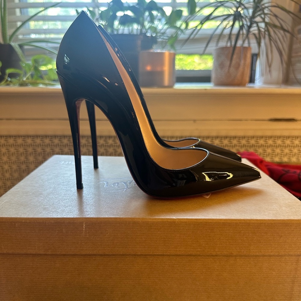 Christian Louboutin So Kate 120 Patent size 36.5 w/  hardware, box & dust bagg